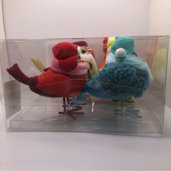 2023 Featherly Friends: Flock of 6 mini, colorful birds (Wondershop Targ… - Picture 5 of 8
